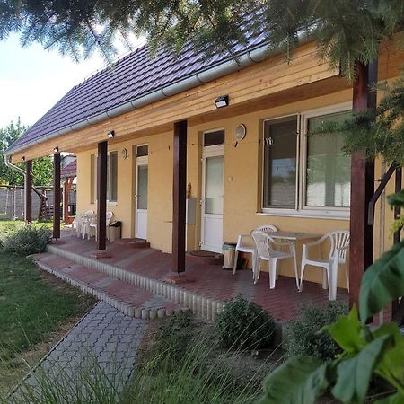 Alenka Ξενοδοχείο Štúrovo Εξωτερικό φωτογραφία